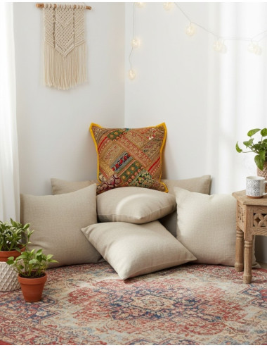 Coussin brodé indien jaune...