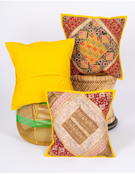 Cuscino giallo con ricamo indiano 40x40 – Fodera etnica unica