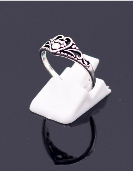 Bague en argent avec cœur sculpté – Bijou artisanal indien