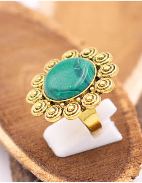 Bague indienne artisanale en or avec une grosse pierre – Bijou ethnique unique