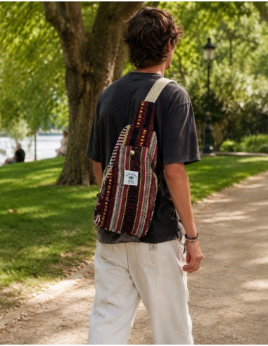 Dreieckiger Rucksack aus mehrfarbigem Hanf –...