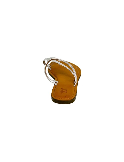 sandalia-plateada-tiras-piel-hippie-atras