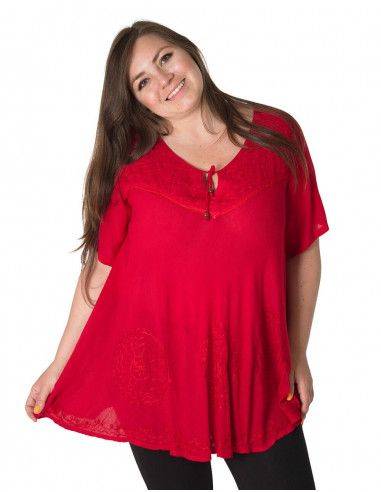 Blusa-camisa-vermelha-mulher-plus-size-com-mangas e bordados