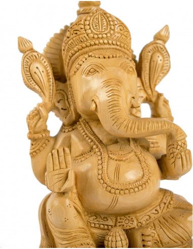 Statue-of-ganesha-sculptured-wood-details