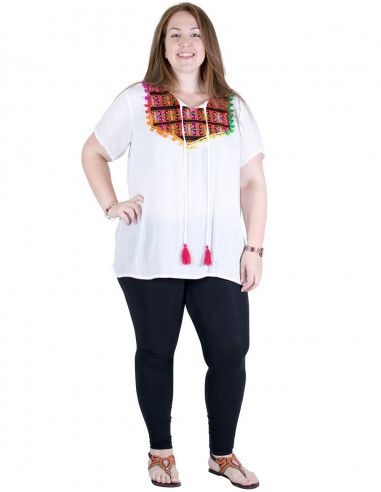 blusa-blanca-tallas-grandes-bordado-pompones