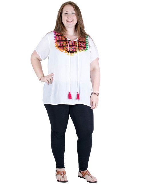 blusa-mais-tamanho-bordado-pompons