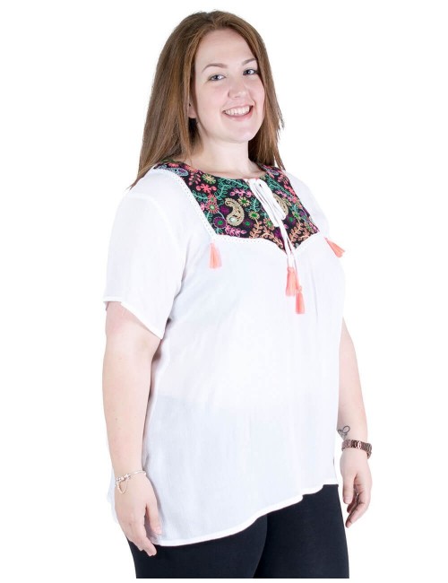 camisa-branca-verão-plus-size-borada